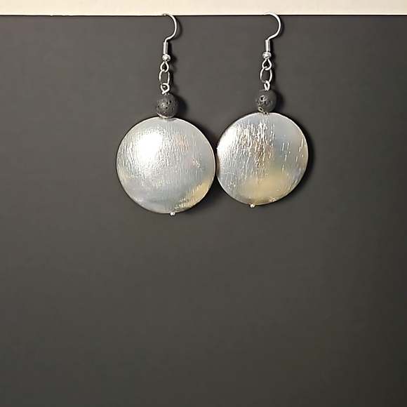 Silver Metallic Disc Necklace & Earrings Set - Picture 2 of 4